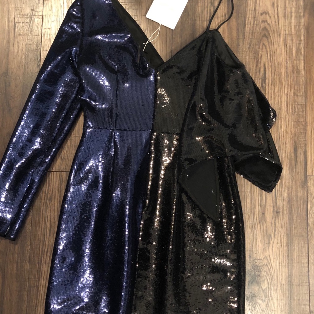 Diane Von Furstenberg Black & Navy sequin dress - Picture 3 of 6